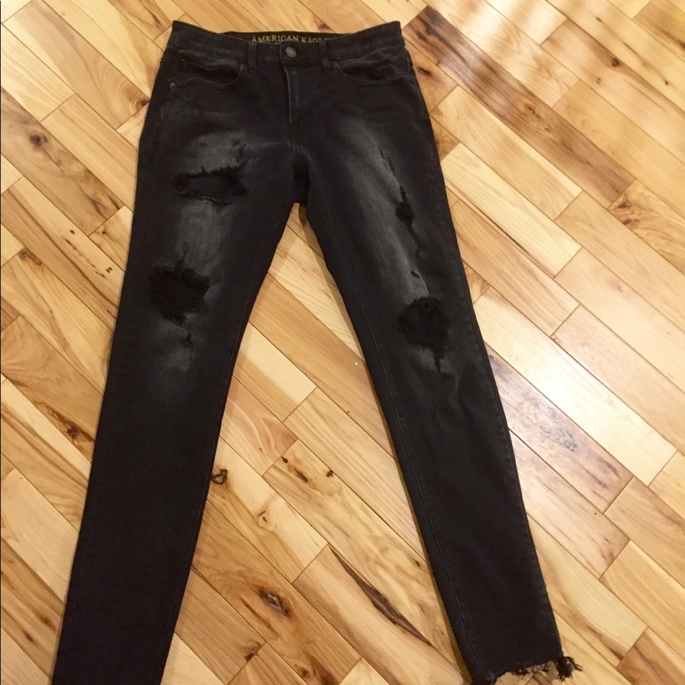 American Eagle Distressed Jeans